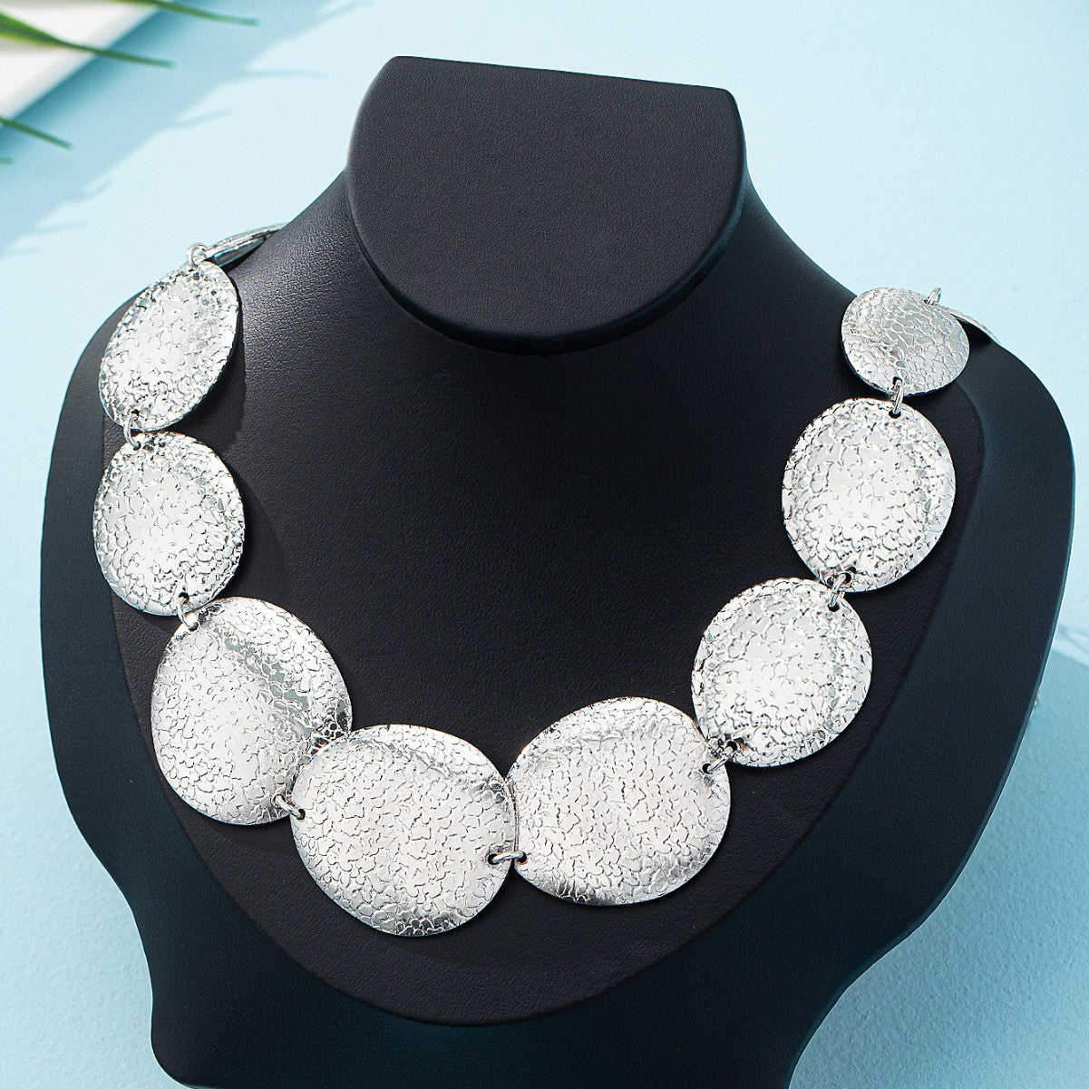 Geometric Oval Tassel Necklace In Gold Featuring Durable Alloy Material