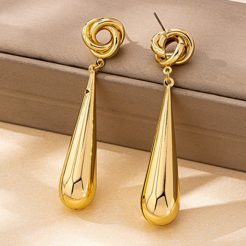 Exaggerated Water Droplets Drop Earrings In Golden For A Bold Statement