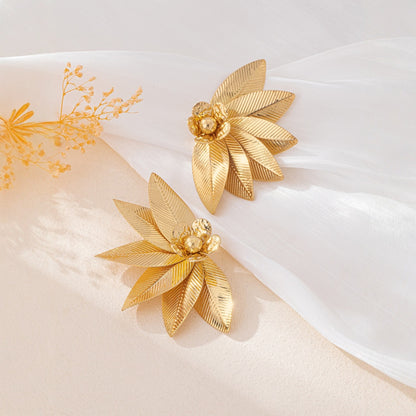 Gold Stud Earrings Featuring Elegant Flower And Leaves Pattern, Perfect For Everyday Wear