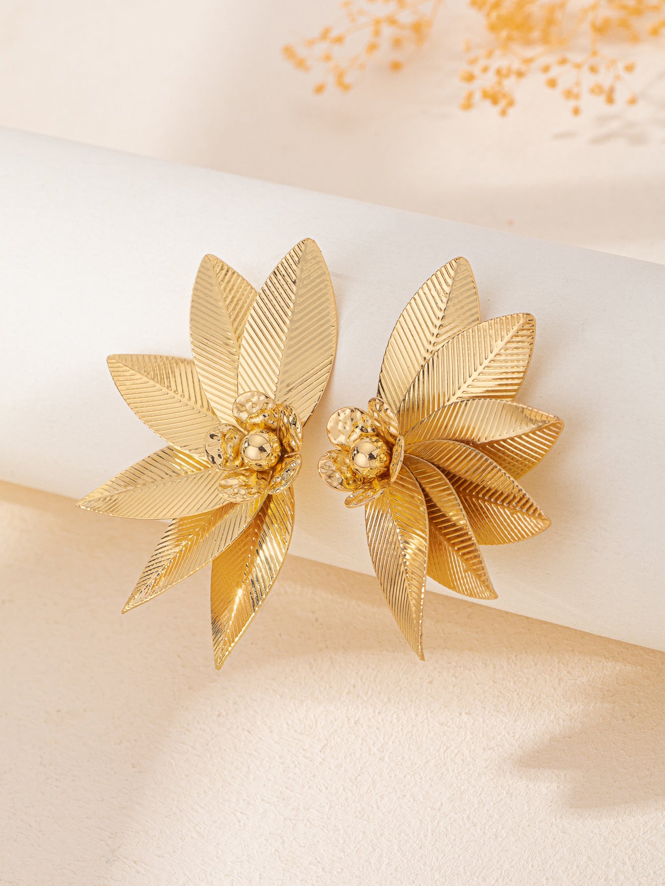 Gold Stud Earrings Featuring Elegant Flower And Leaves Pattern, Perfect For Everyday Wear