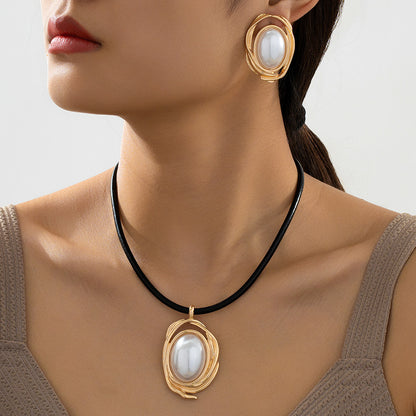 Tiger Skin Pattern Necklace In Black Featuring Tiger Eye Material Jewelry Set