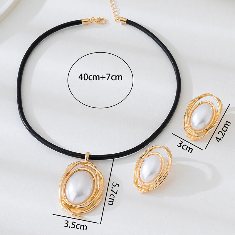 Tiger Skin Pattern Necklace In Black Featuring Tiger Eye Material Jewelry Set