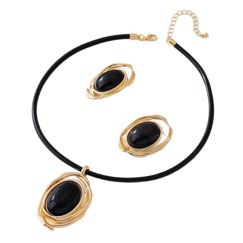 Tiger Skin Pattern Necklace In Black Featuring Tiger Eye Material Jewelry Set