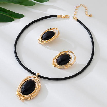 Tiger Skin Pattern Necklace In Black Featuring Tiger Eye Material Jewelry Set