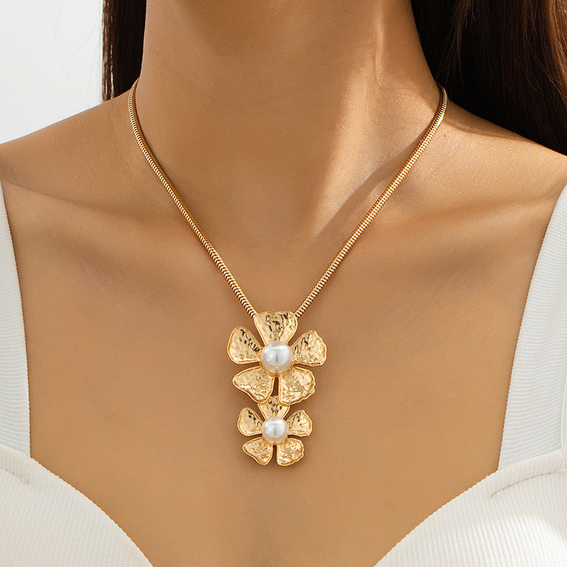 Large Flower 3D Aluminum Wire Necklace Alloy Jewelry Trendy Gold Necklace