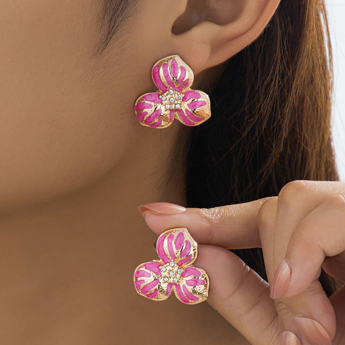 Sweet Flower Stud Earrings In Rose Red, Perfect For A Delicate And Charming Look