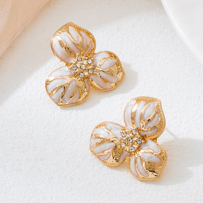 Sweet Flower Stud Earrings In Rose Red, Perfect For A Delicate And Charming Look