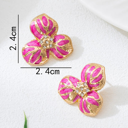 Sweet Flower Stud Earrings In Rose Red, Perfect For A Delicate And Charming Look