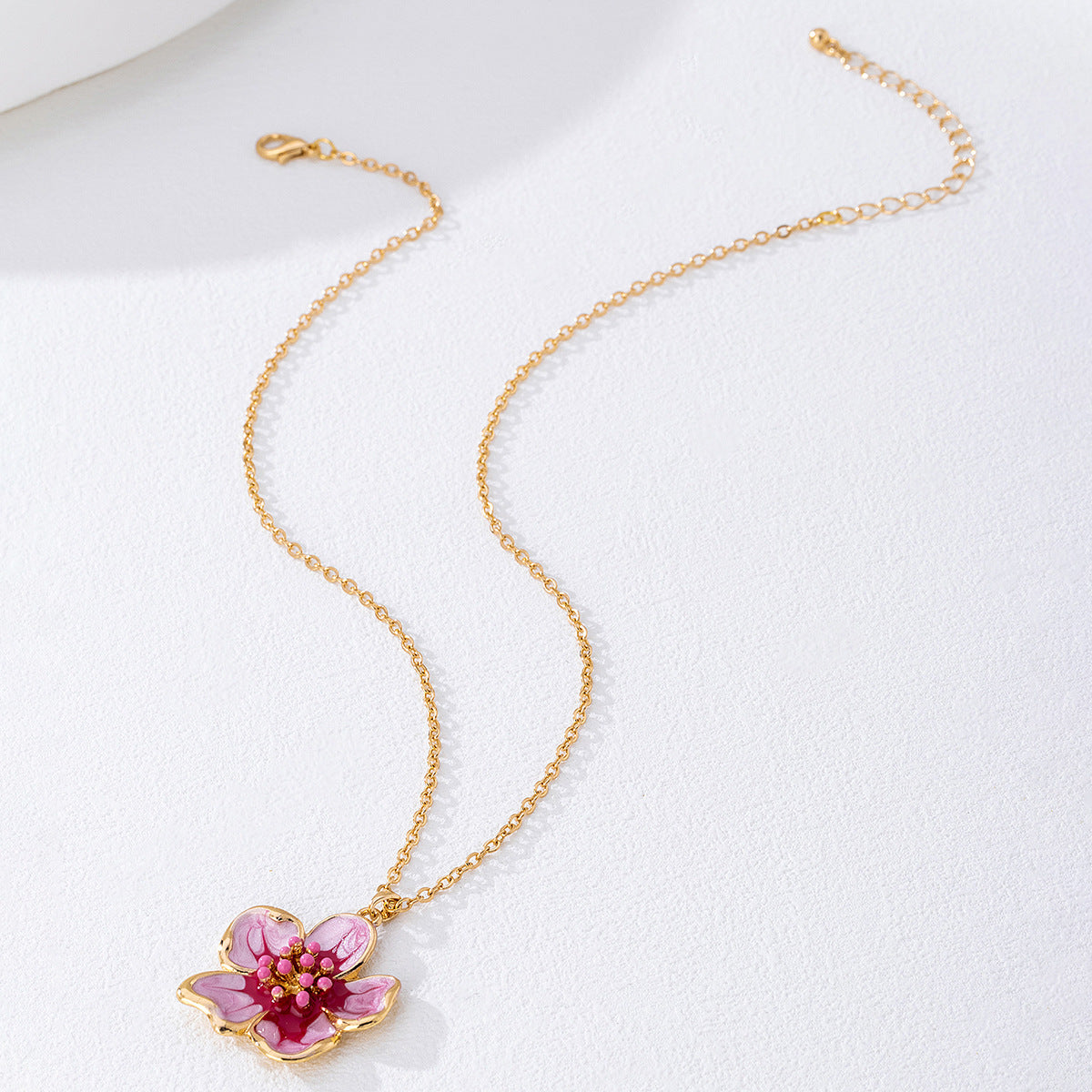 Flower Pendant Necklace In Zinc Alloy With Rose Red Enamel For Elegant Style