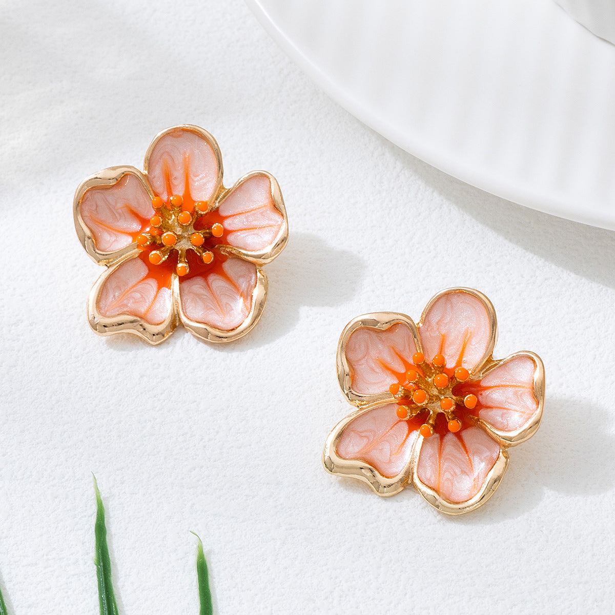 Elegant Retro Flower Enamel Stud Earrings For Women In Rose Red