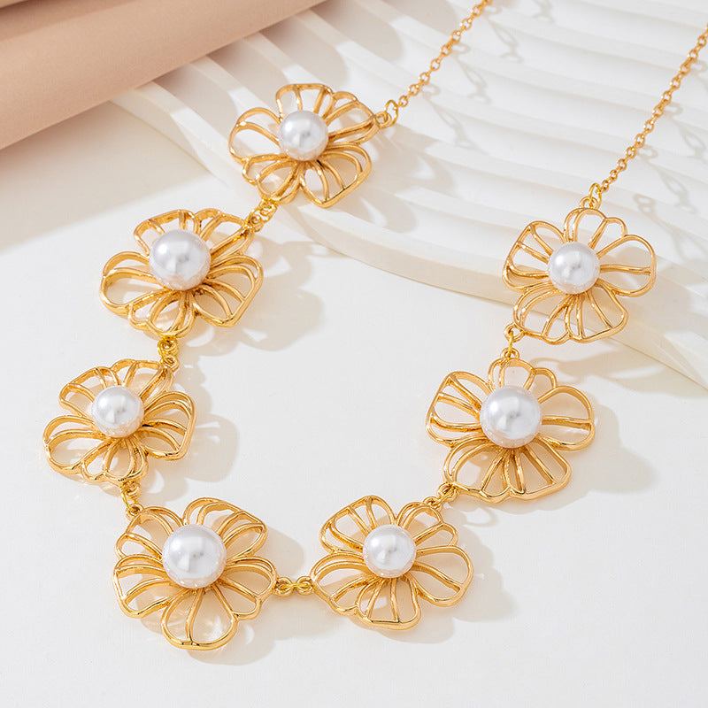 Floral Gold Necklace In Simple Style, Made With Durable Alloy For Everyday Wear