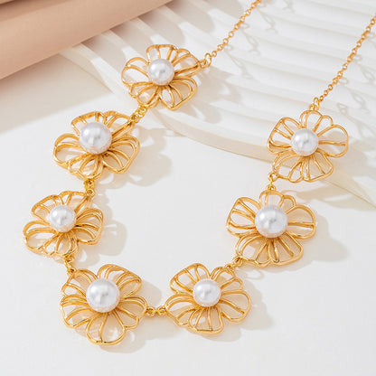 Floral Gold Necklace In Simple Style, Made With Durable Alloy For Everyday Wear