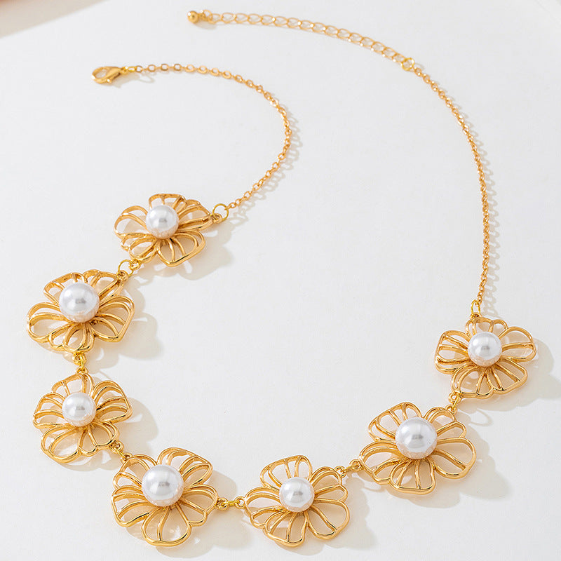 Floral Gold Necklace In Simple Style, Made With Durable Alloy For Everyday Wear