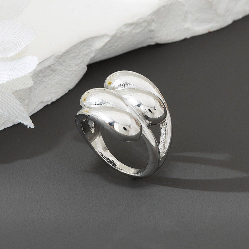 Gold And Silver Rings For Elegant Style And Versatile Wear