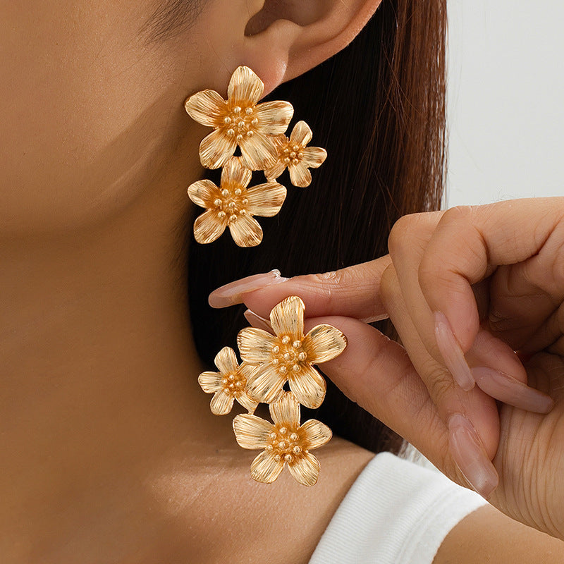 Flower Pattern Stud Earrings For Women Featuring Waterproof Non Tarnish Craft In Gold