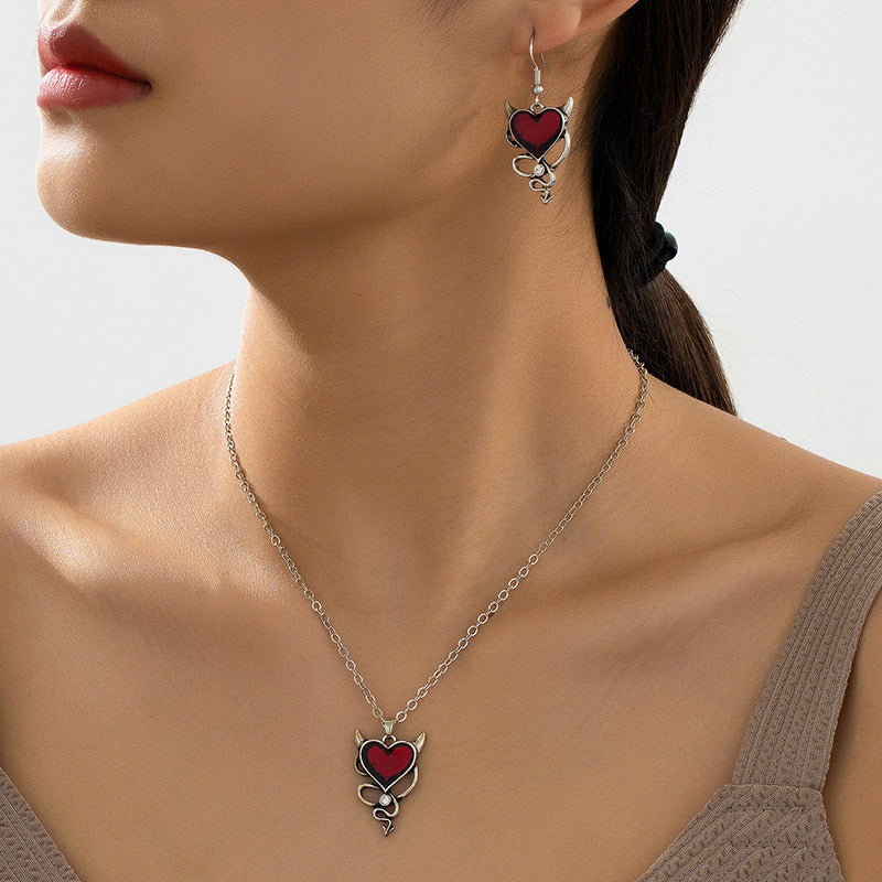 Gothic Halloween Jewelry Set In Wine Red Featuring Heart Shape Design, Perfect For Festive Occasions