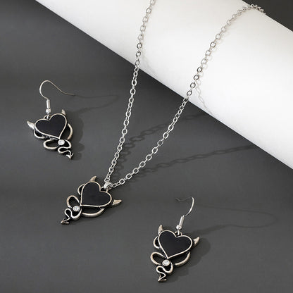 Gothic Halloween Jewelry Set In Wine Red Featuring Heart Shape Design, Perfect For Festive Occasions