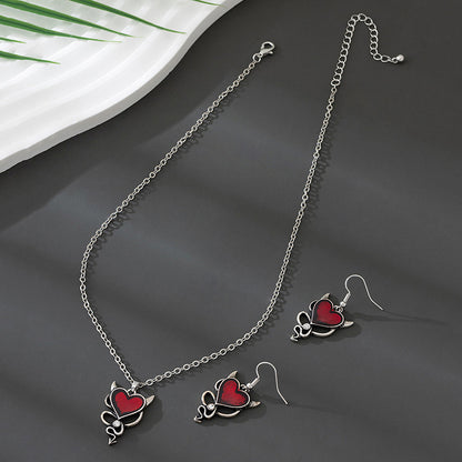 Gothic Halloween Jewelry Set In Wine Red Featuring Heart Shape Design, Perfect For Festive Occasions