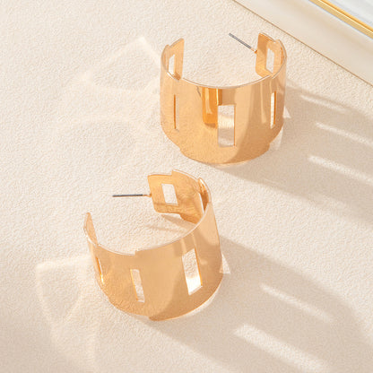 Geometric Round Earrings In Gold For Unisex Style