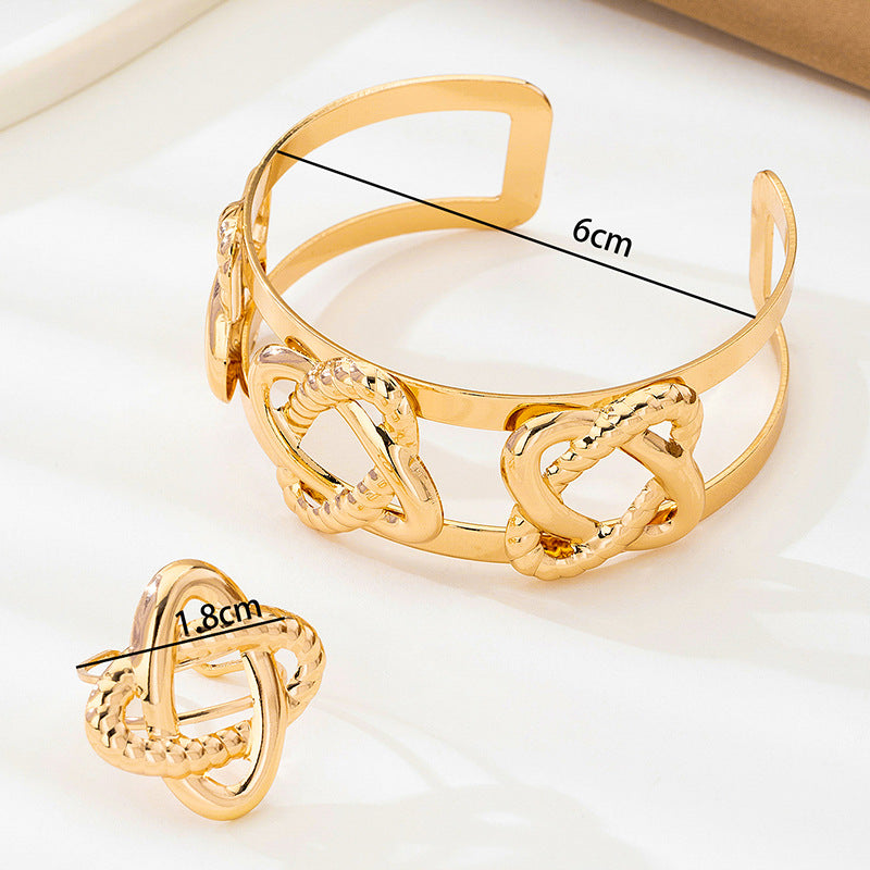For Lines Pattern Bangle In Gold, Featuring Elegant Design Perfect For Stylish Accessories