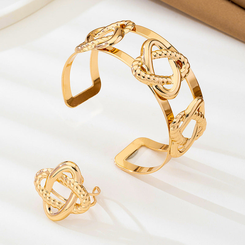 For Lines Pattern Bangle In Gold, Featuring Elegant Design Perfect For Stylish Accessories