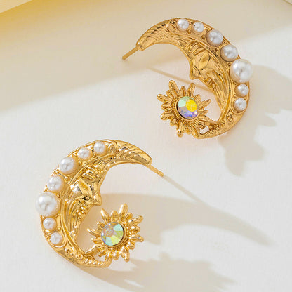 Retro Gold Moon Stud Earrings For Elegant Style