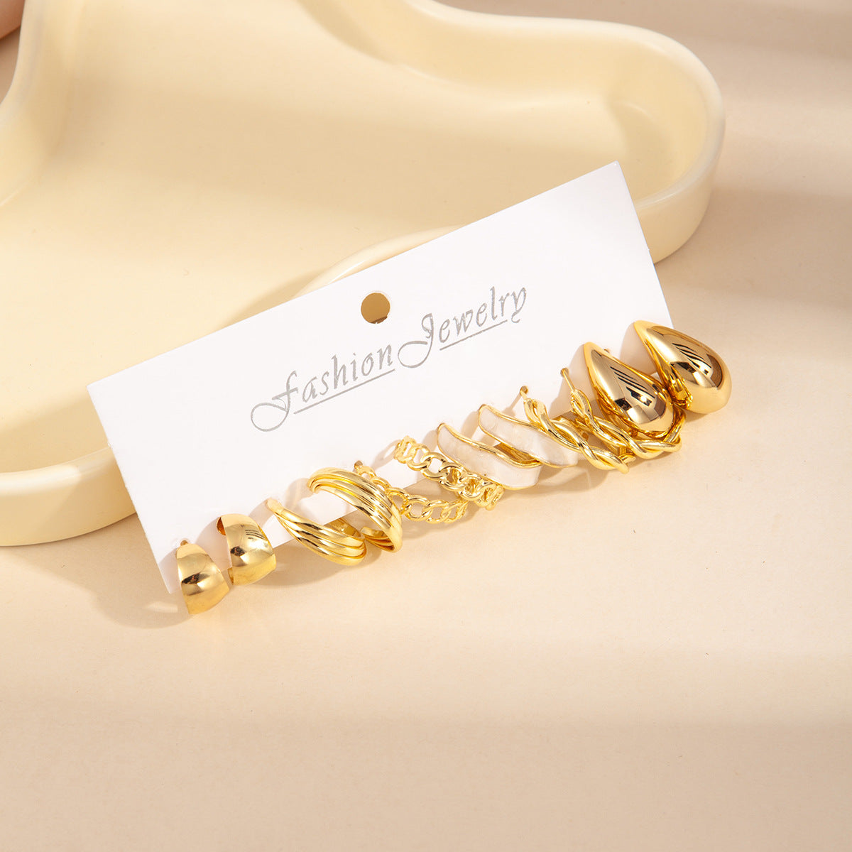 C Shape Earrings For Women In Golden Color, 1 Set