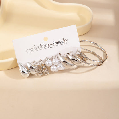 C Shape Earrings For Women In Golden Color, 1 Set