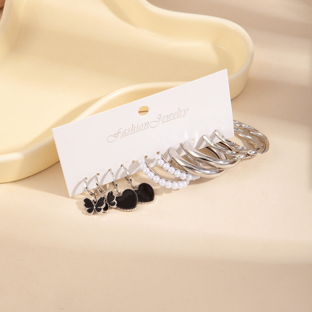 C Shape Earrings For Women In Golden Color, 1 Set