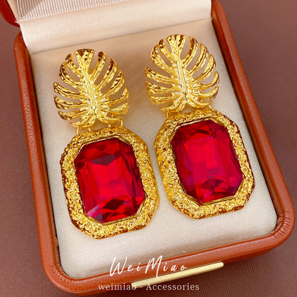 Retro Leaves Stud Earrings For Women In Gold With Rhinestones