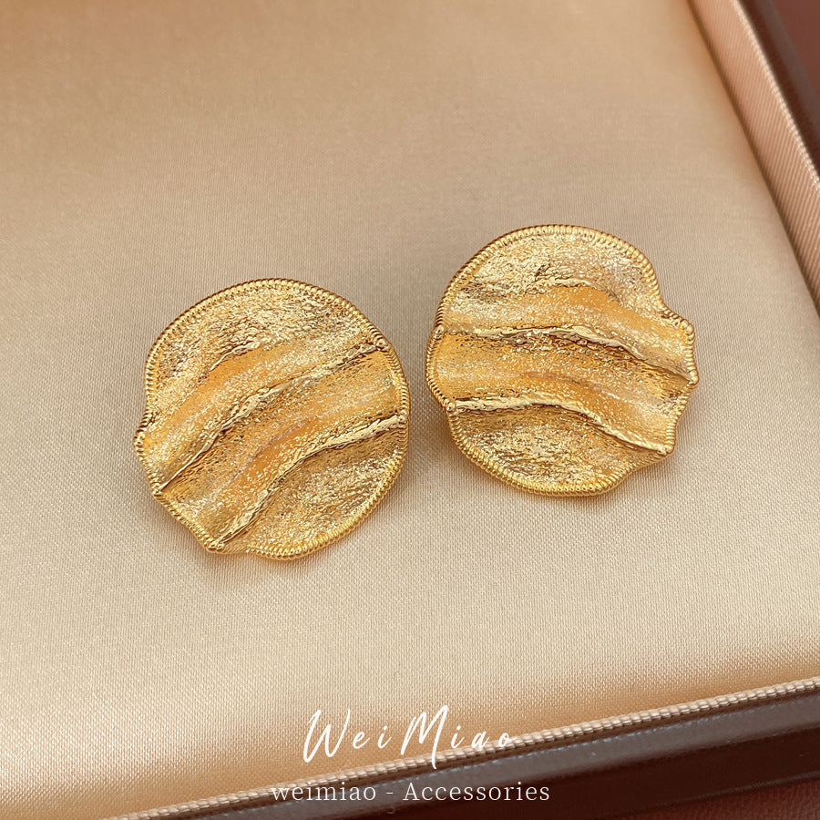 Round Pattern Alloy Stud Earrings For Women In Elegant Golden Color