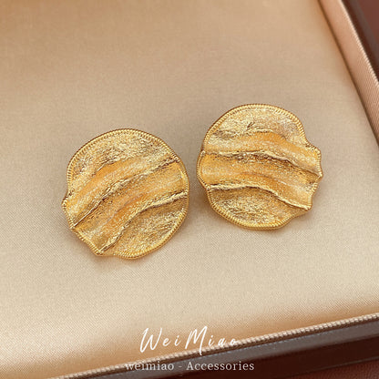 Round Pattern Alloy Stud Earrings For Women In Elegant Golden Color