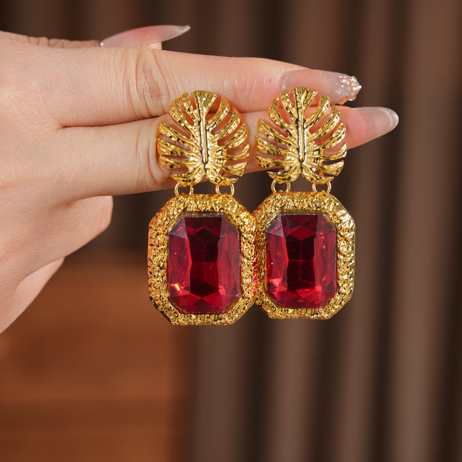 Retro Leaves Stud Earrings For Women In Gold With Rhinestones
