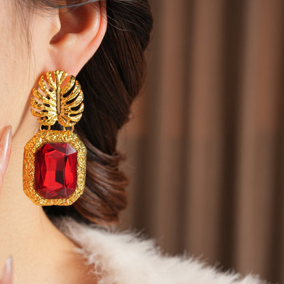 Retro Leaves Stud Earrings For Women In Gold With Rhinestones
