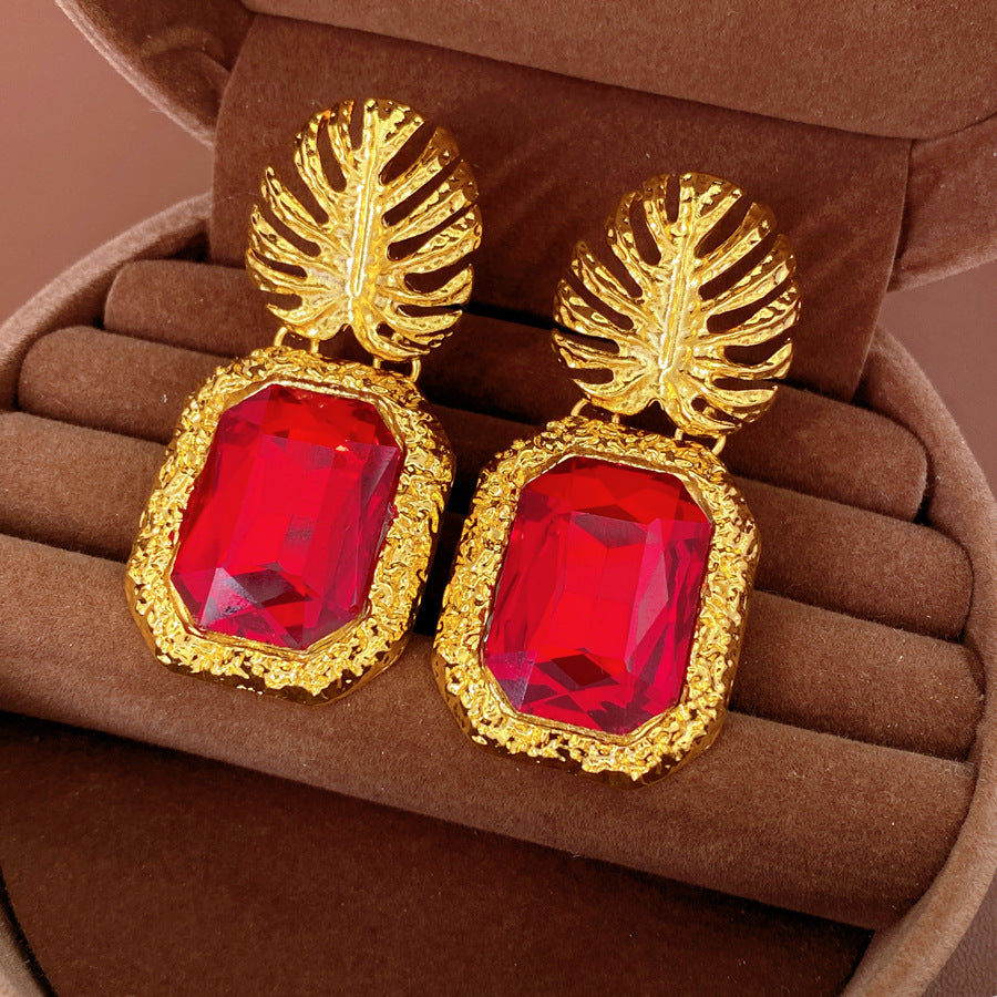 Retro Leaves Stud Earrings For Women In Gold With Rhinestones