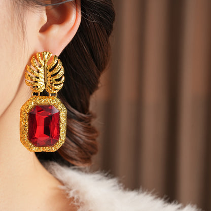 Retro Leaves Stud Earrings For Women In Gold With Rhinestones