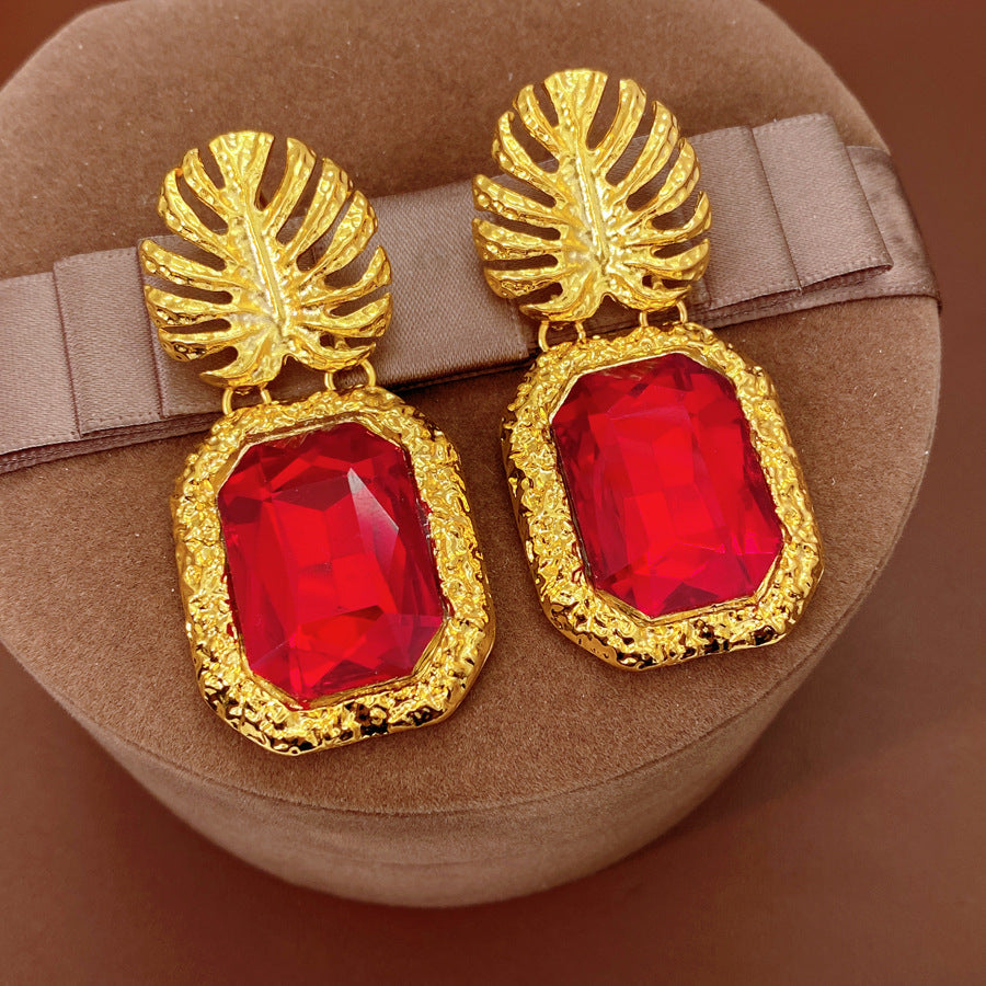 Retro Leaves Stud Earrings For Women In Gold With Rhinestones
