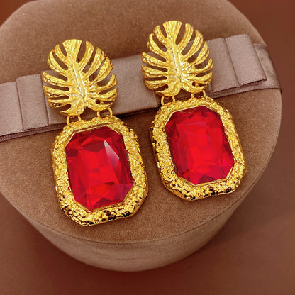 Retro Leaves Stud Earrings For Women In Gold With Rhinestones