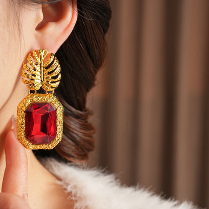 Retro Leaves Stud Earrings For Women In Gold With Rhinestones