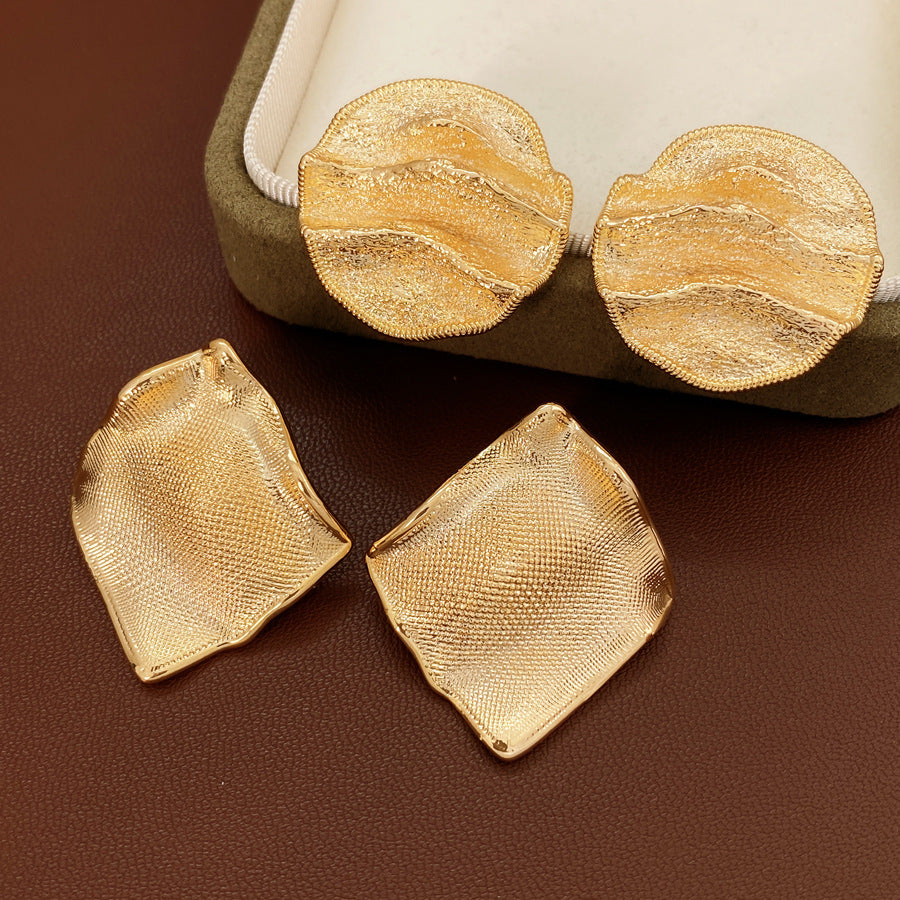 Round Pattern Alloy Stud Earrings For Women In Elegant Golden Color