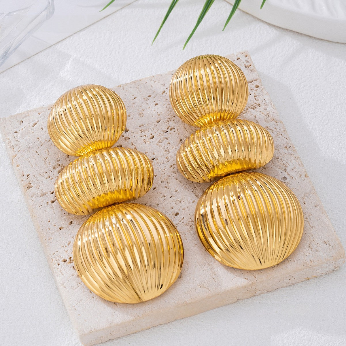 Simple Style Metal Stud Earrings In Gold And Silver, Perfect For Everyday Wear