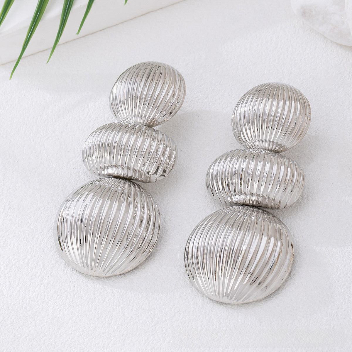 Simple Style Metal Stud Earrings In Gold And Silver, Perfect For Everyday Wear