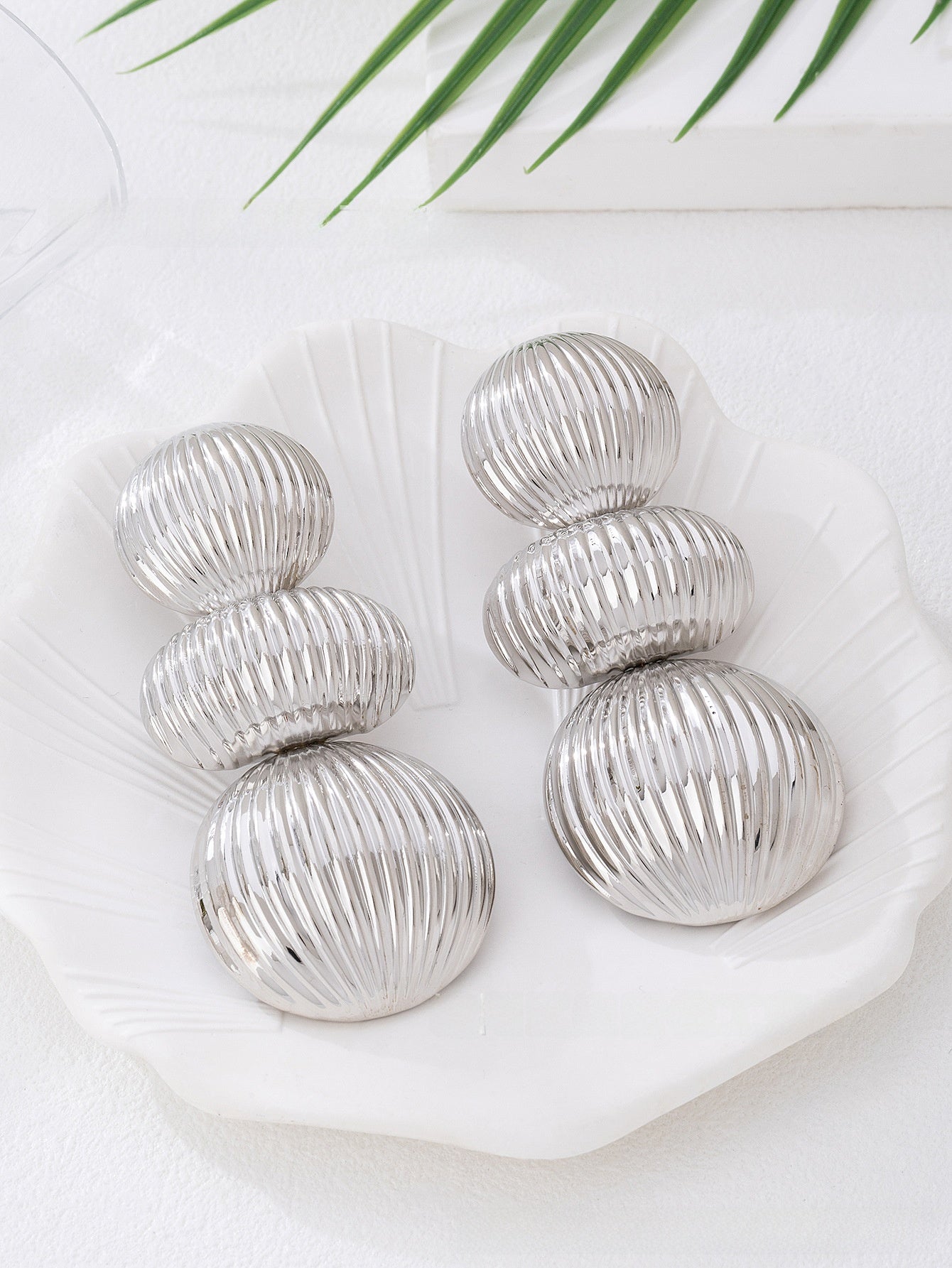 Simple Style Metal Stud Earrings In Gold And Silver, Perfect For Everyday Wear