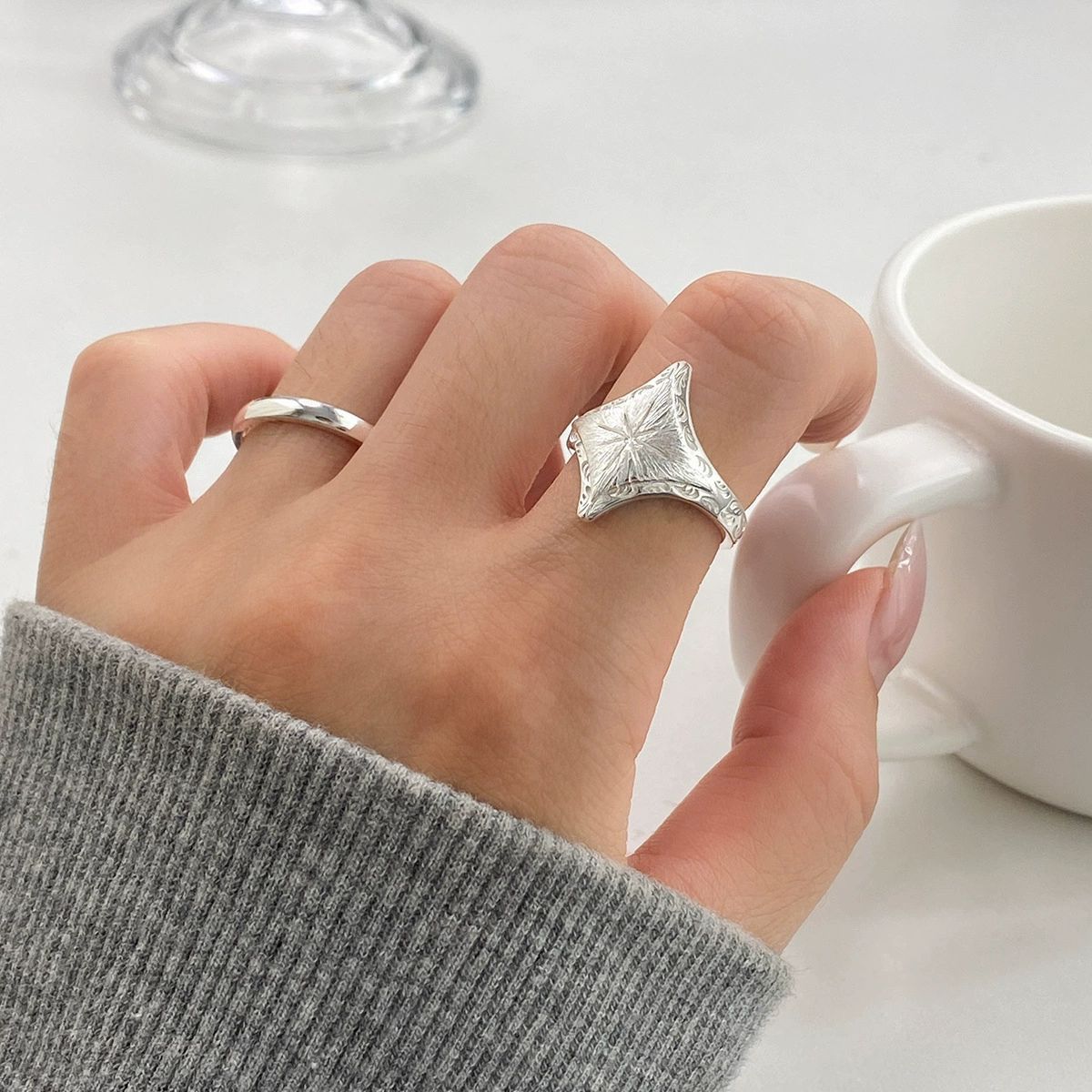 Rhombus Pattern Alloy Ring With Brushed Finish In Silver, 1 Piece