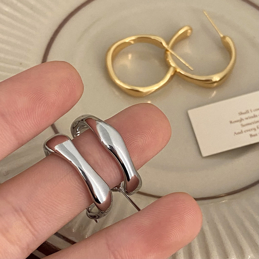 Simple Style Circle Stud Earrings For Women In Golden Alloy Material