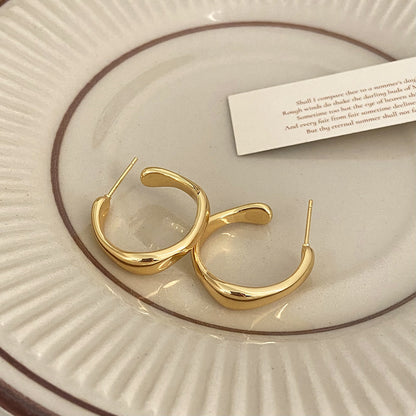 Simple Style Circle Stud Earrings For Women In Golden Alloy Material