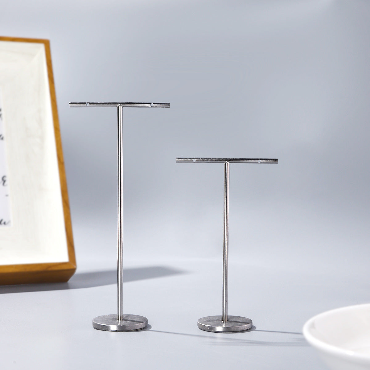 1 Piece Metal Jewelry Rack In Silver For Stylish And Durable Accessories Display
