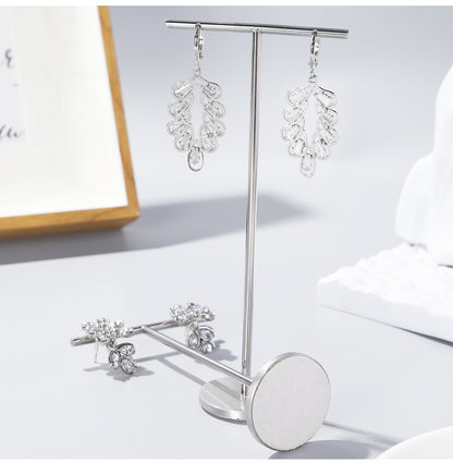 1 Piece Metal Jewelry Rack In Silver For Stylish And Durable Accessories Display