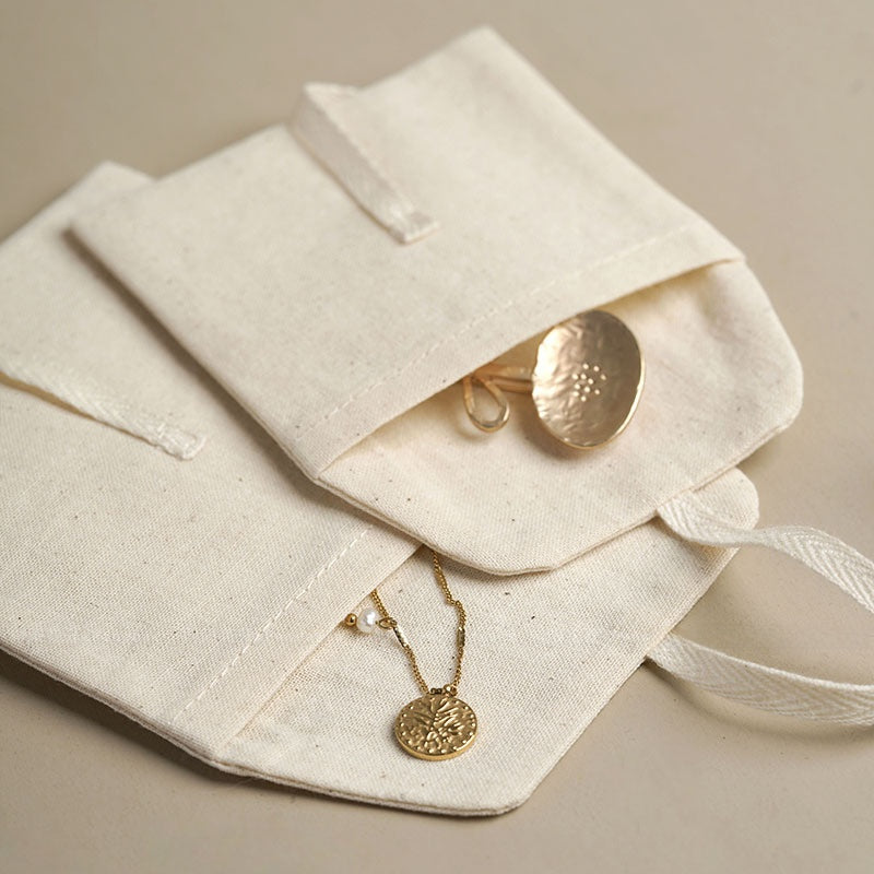 Cotton Jewelry Packaging Bags In Beige For Elegant And Eco-Friendly Jewelry Storage