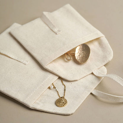 Cotton Jewelry Packaging Bags In Beige For Elegant And Eco-Friendly Jewelry Storage